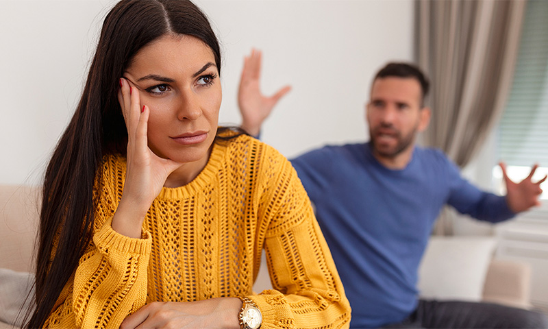 5 عادات شائعة تدمّر الحياة الزوجية: تجنّبيها!